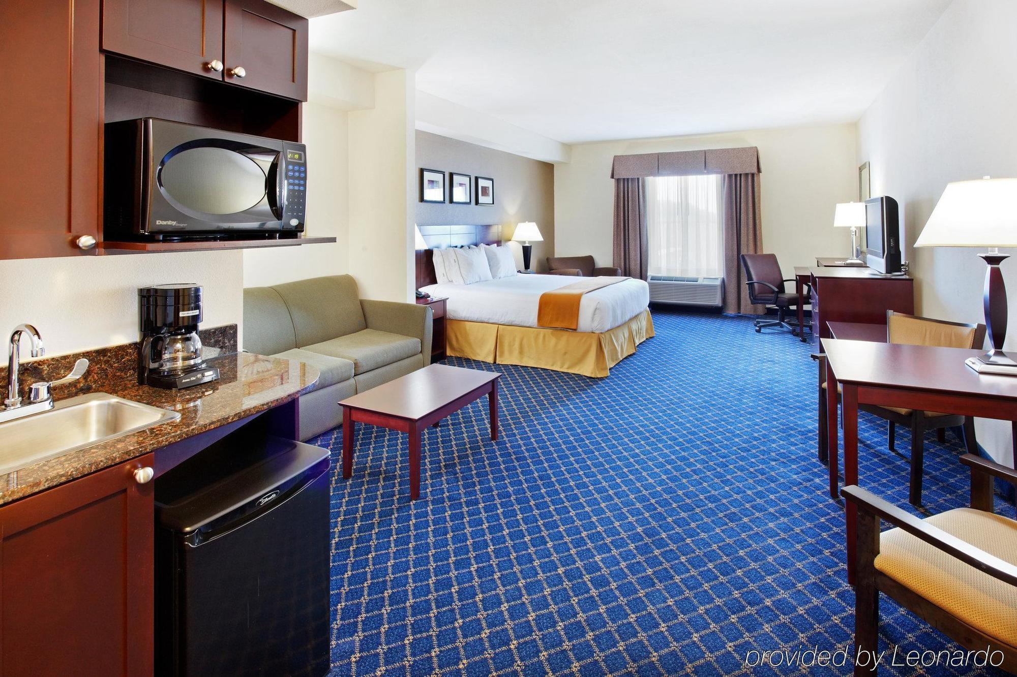 Holiday Inn Express & Suites Cookeville, An Ihg Hotel Room photo